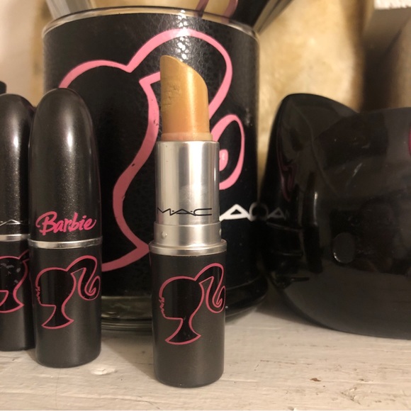 MAC Cosmetics LE Frost Lipstick- Style it Up - Picture 2 of 3